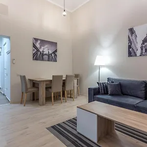 Goldcentral Akacfa Budapest